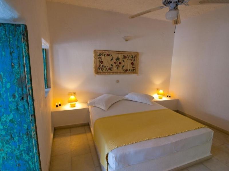 Gorgona Hotel *
