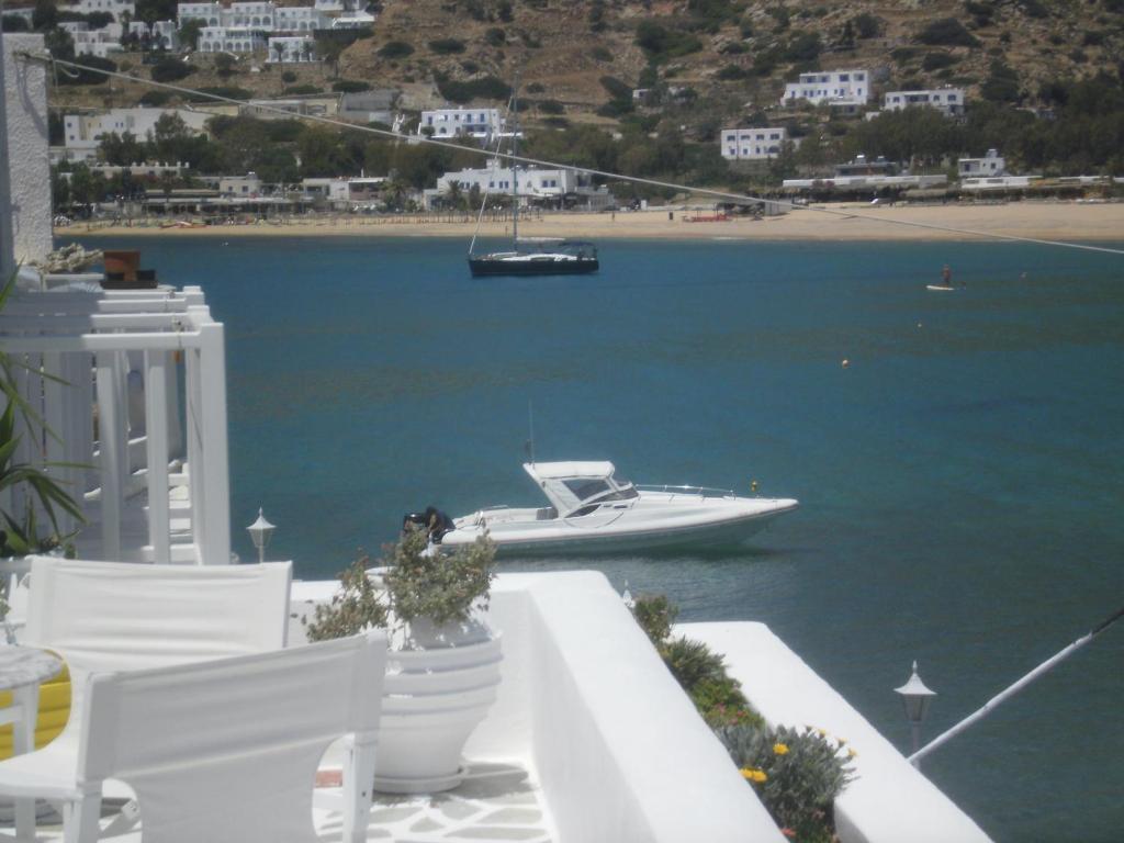 Gorgona Hotel *